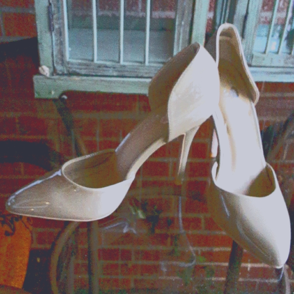 NWOT Riverberry 4" Deep Taupe Parent Heels